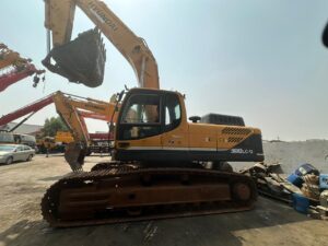 Hyundai Chain Excavator 380 LC-9 (38 Tons)