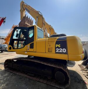 Komatsu Chain Excavator 220 -8 (MO) (22 Tons)